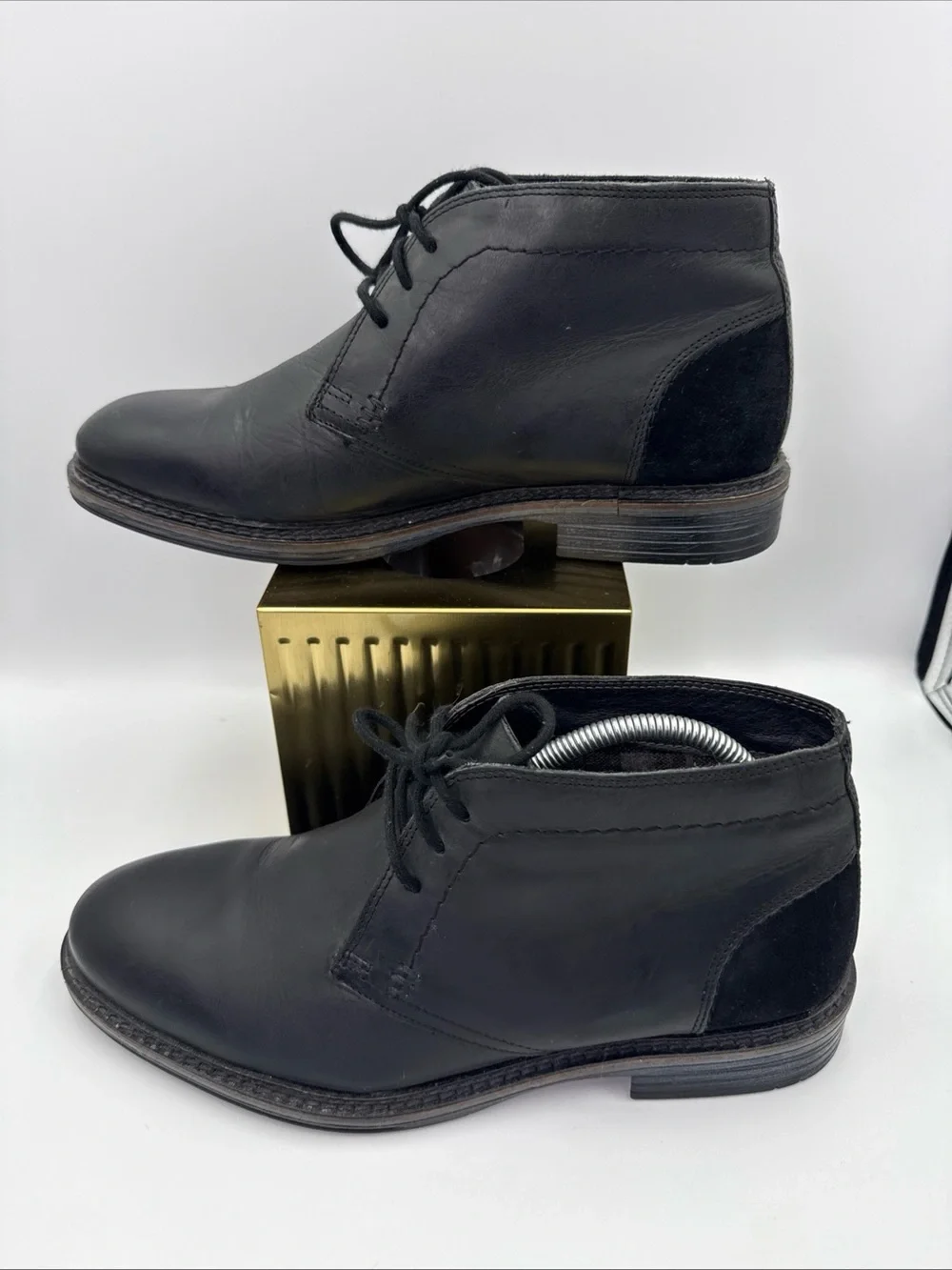 Structure Black Leather Chukka Boots with Suede Heel